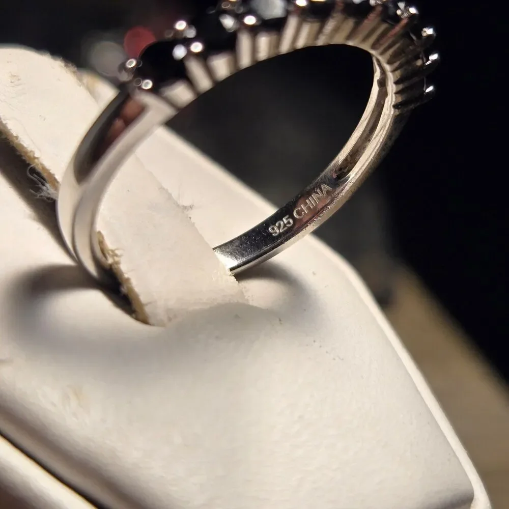 Black Stone Sparkly Stacker vintage sterling silver ring sz 8